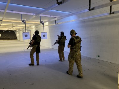 Combat Tactical – puška, pistole